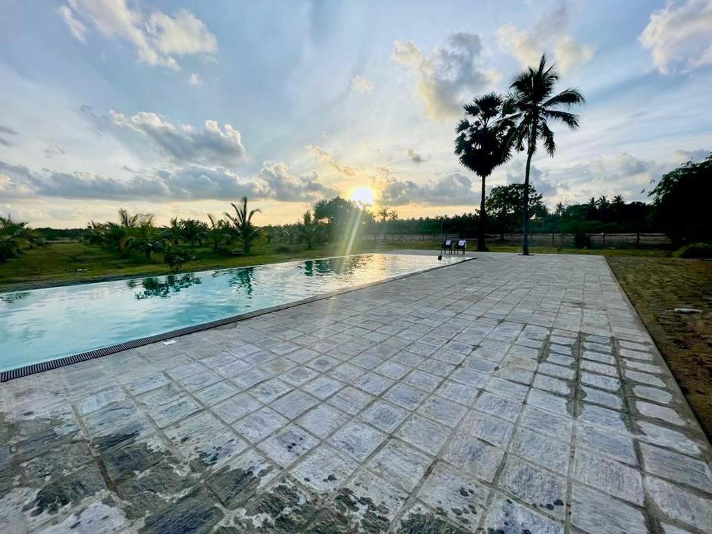 Готель Kayjay Palms Passikudah Екстер'єр фото
