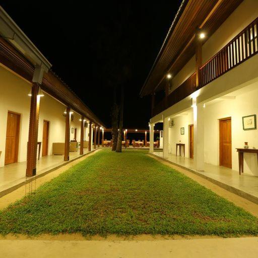 Готель Kayjay Palms Passikudah Екстер'єр фото